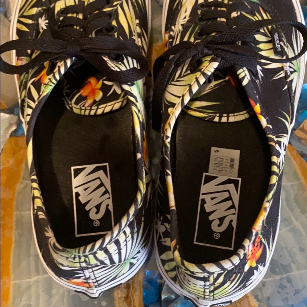 *+ VANS! - Picture 2 of 8